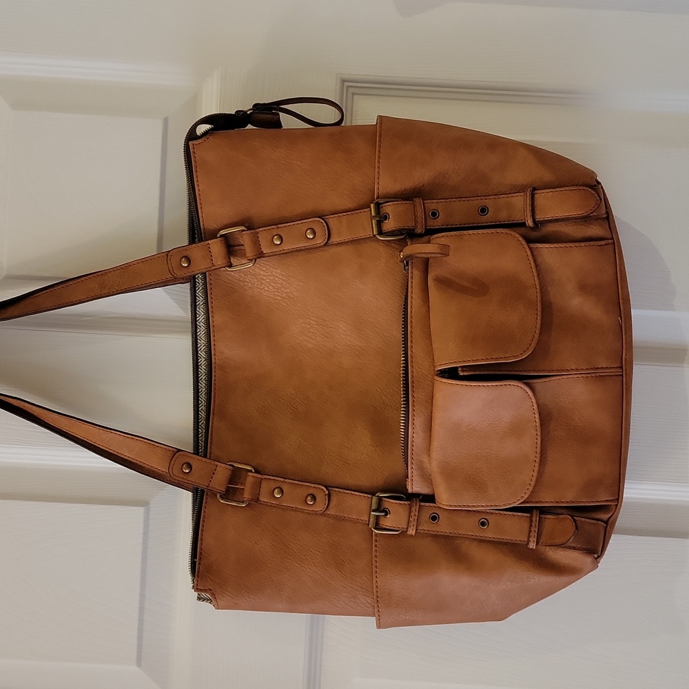 Beautiful and very functional.boho purse.